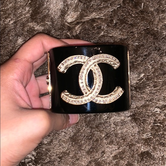 Jewelry - CHANEL Bangle